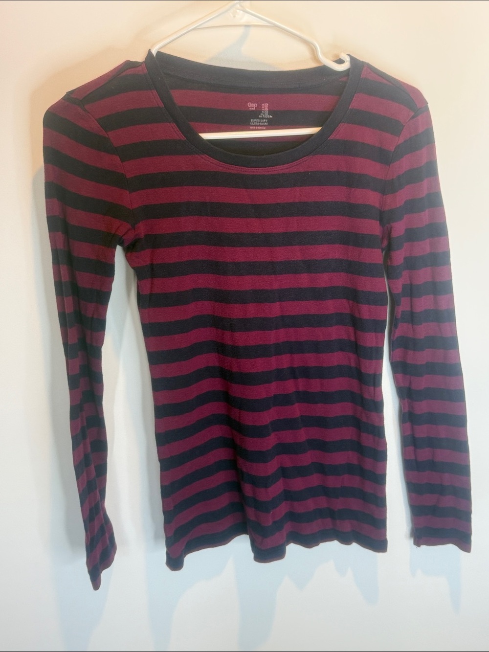 GAP Women's Long Sleeve Striped Scoop Neck Top - Black & Burgundy Size: L
